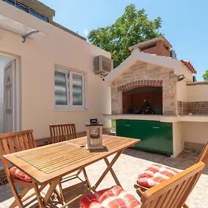 Apartment Small Private House With A Terrace In